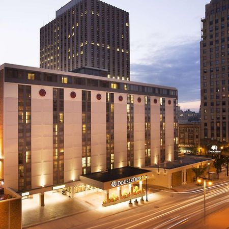 מלון Doubletree By Hilton Milwaukee Downtown מראה חיצוני תמונה