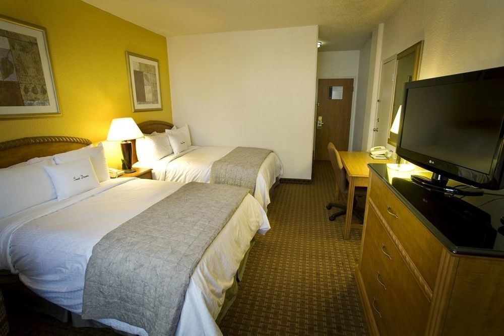 מלון Doubletree By Hilton Milwaukee Downtown חדר תמונה