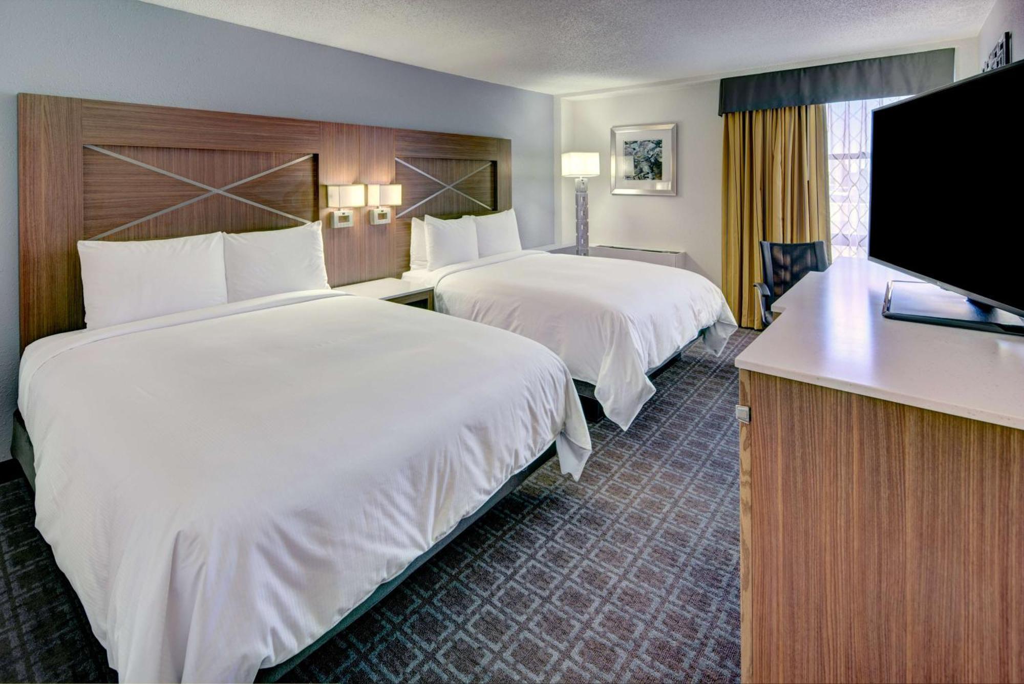 מלון Doubletree By Hilton Milwaukee Downtown מראה חיצוני תמונה