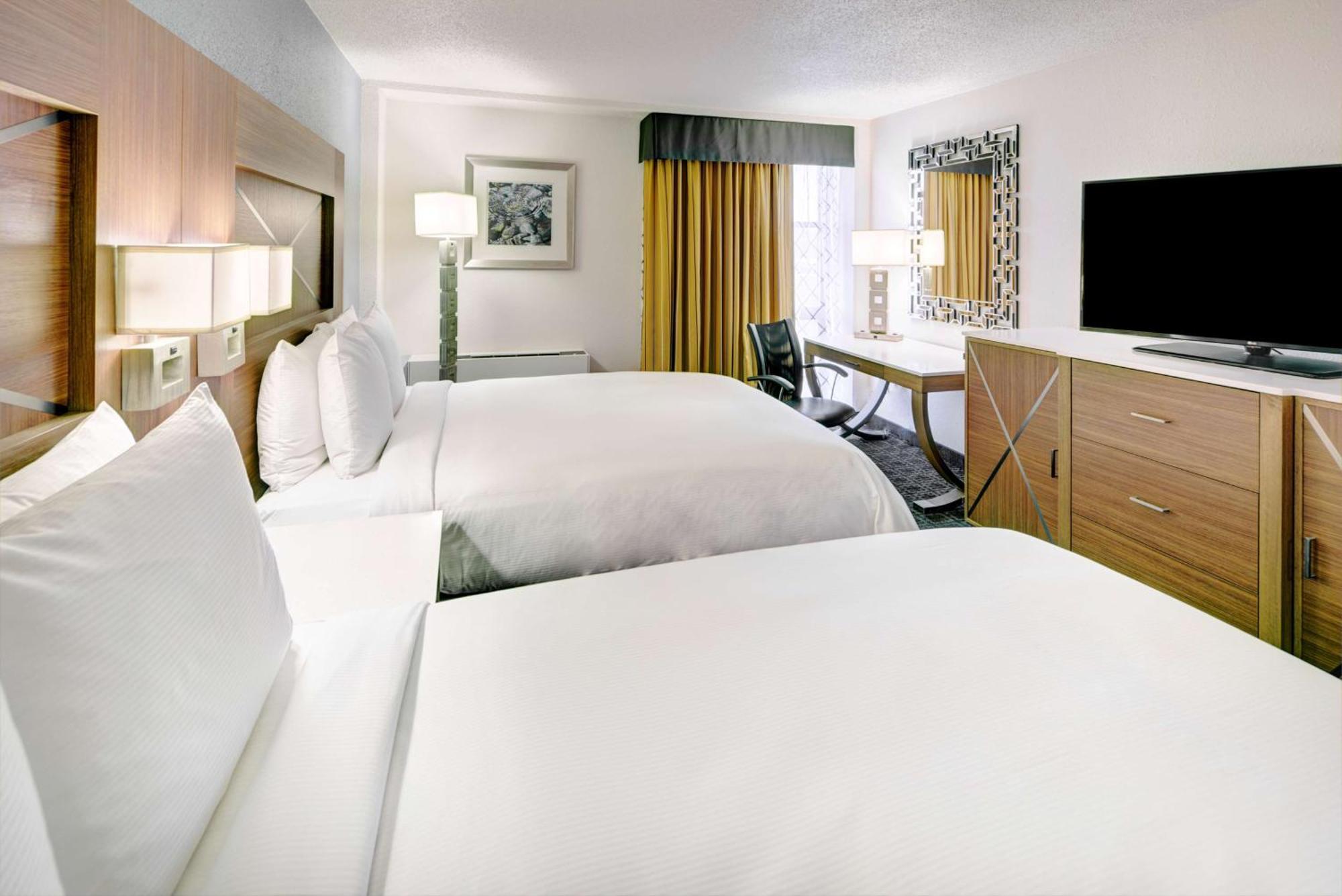 מלון Doubletree By Hilton Milwaukee Downtown מראה חיצוני תמונה