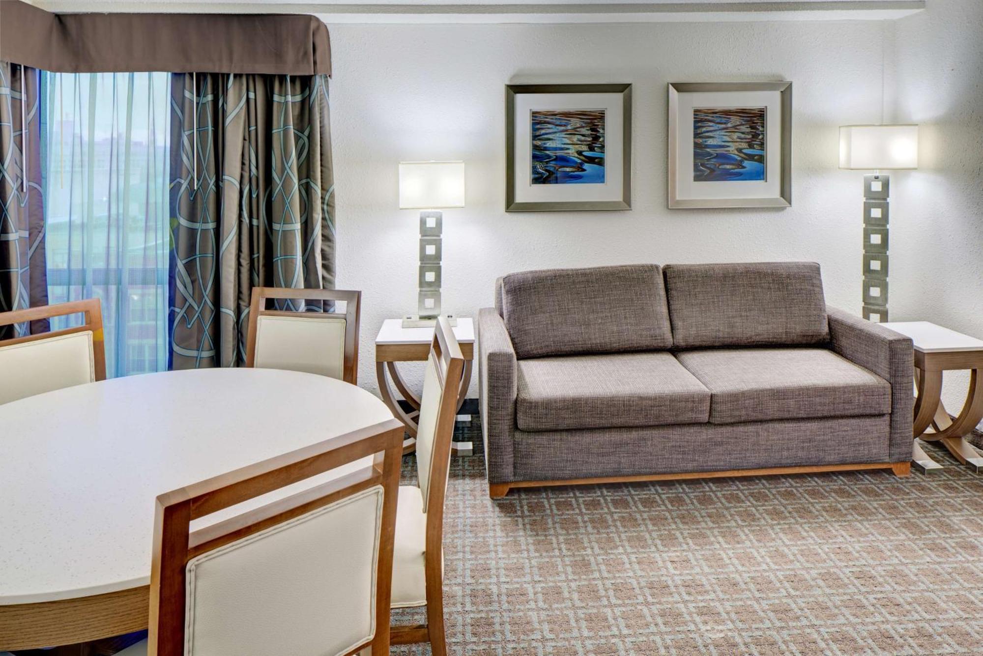 מלון Doubletree By Hilton Milwaukee Downtown מראה חיצוני תמונה
