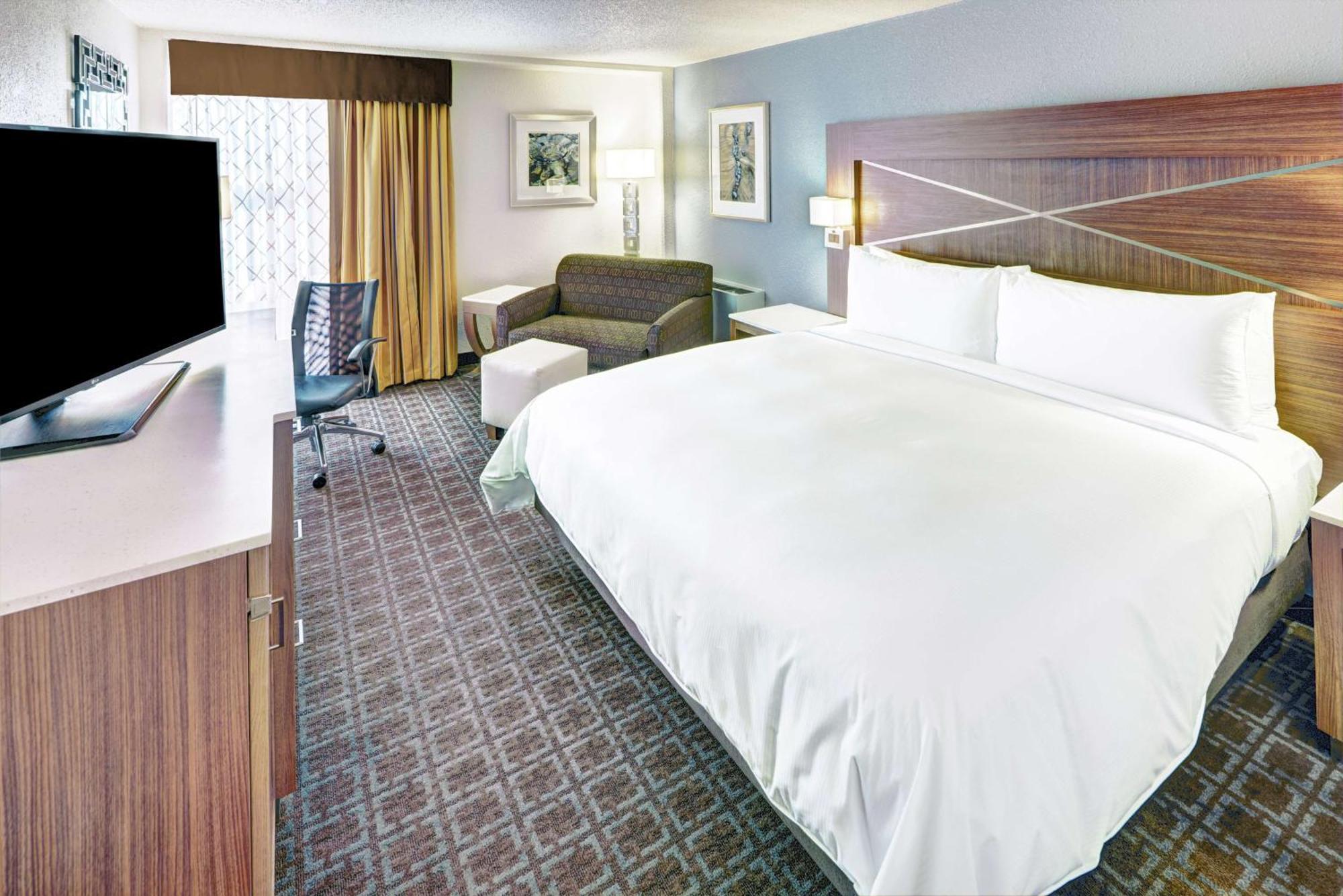 מלון Doubletree By Hilton Milwaukee Downtown מראה חיצוני תמונה