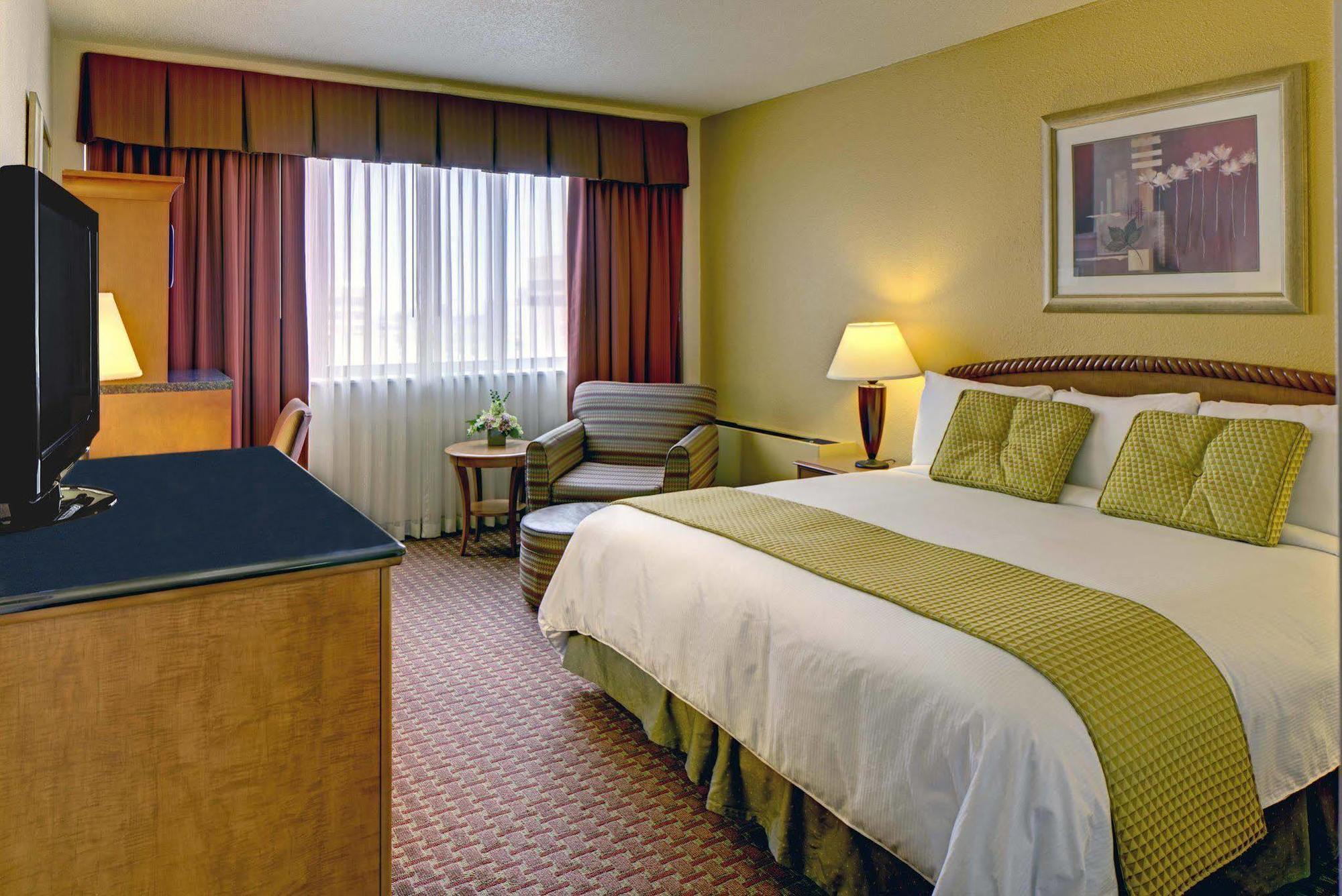 מלון Doubletree By Hilton Milwaukee Downtown מראה חיצוני תמונה